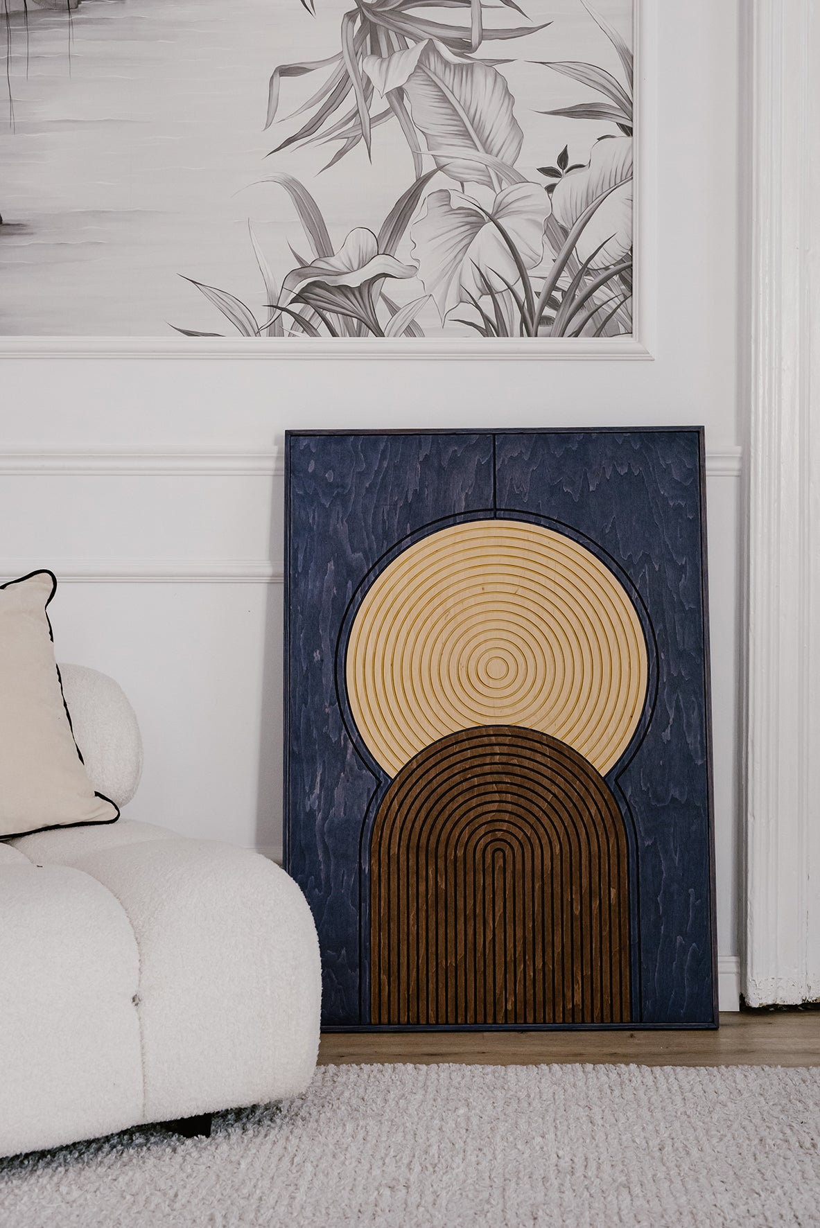 drewniana dekoracja ścienna NOBU, ręcznie robiona dekoracja z geometrycznym motywem w aranżacji wnętrza